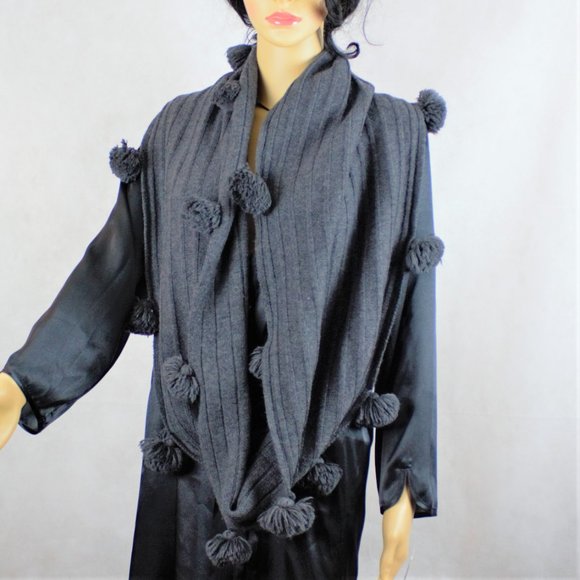 Banana Republic, New Infinity Merino Wool Scarf - Picture 5 of 14